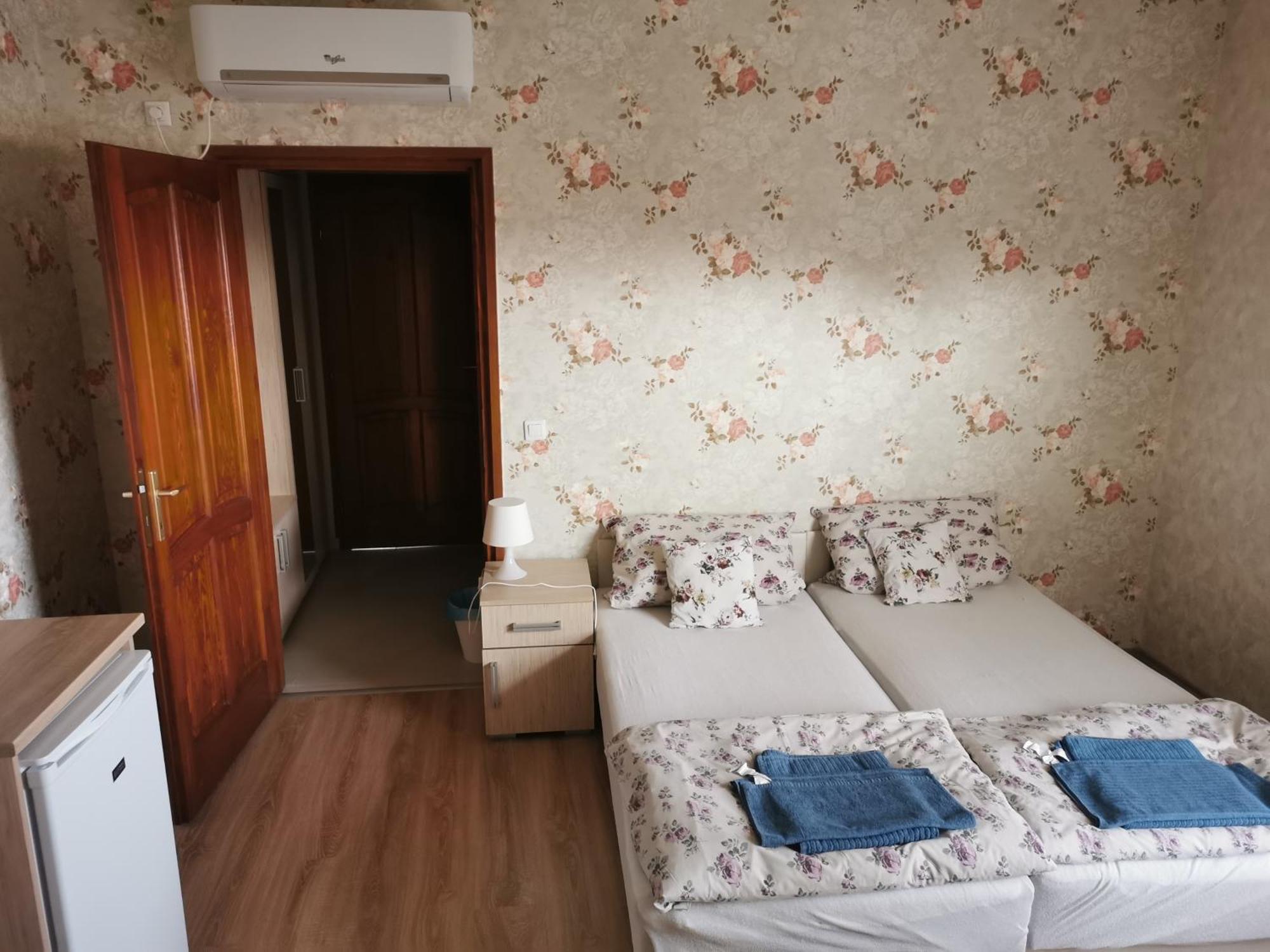 Village Garden Family Guest House Tiszakanyar Luaran gambar